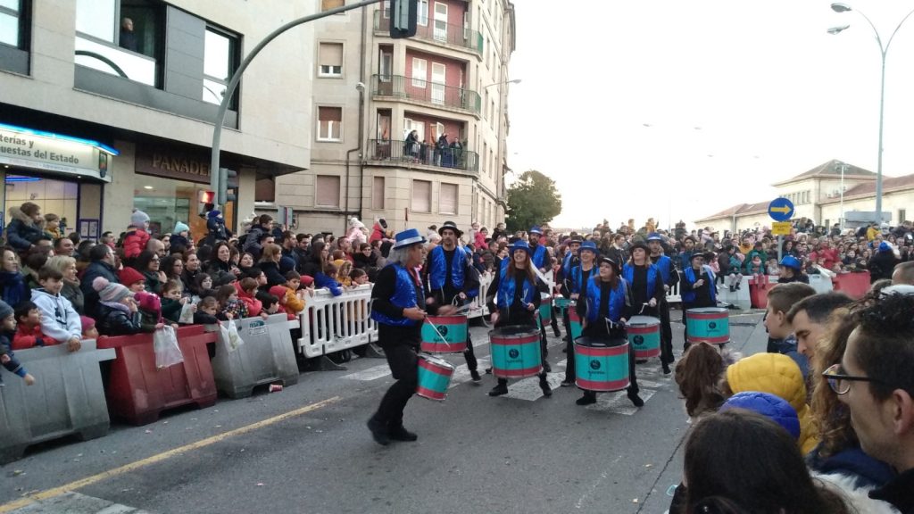 Albúm de fotos del desfile de sus Majestades los Reyes Magos en Ourense